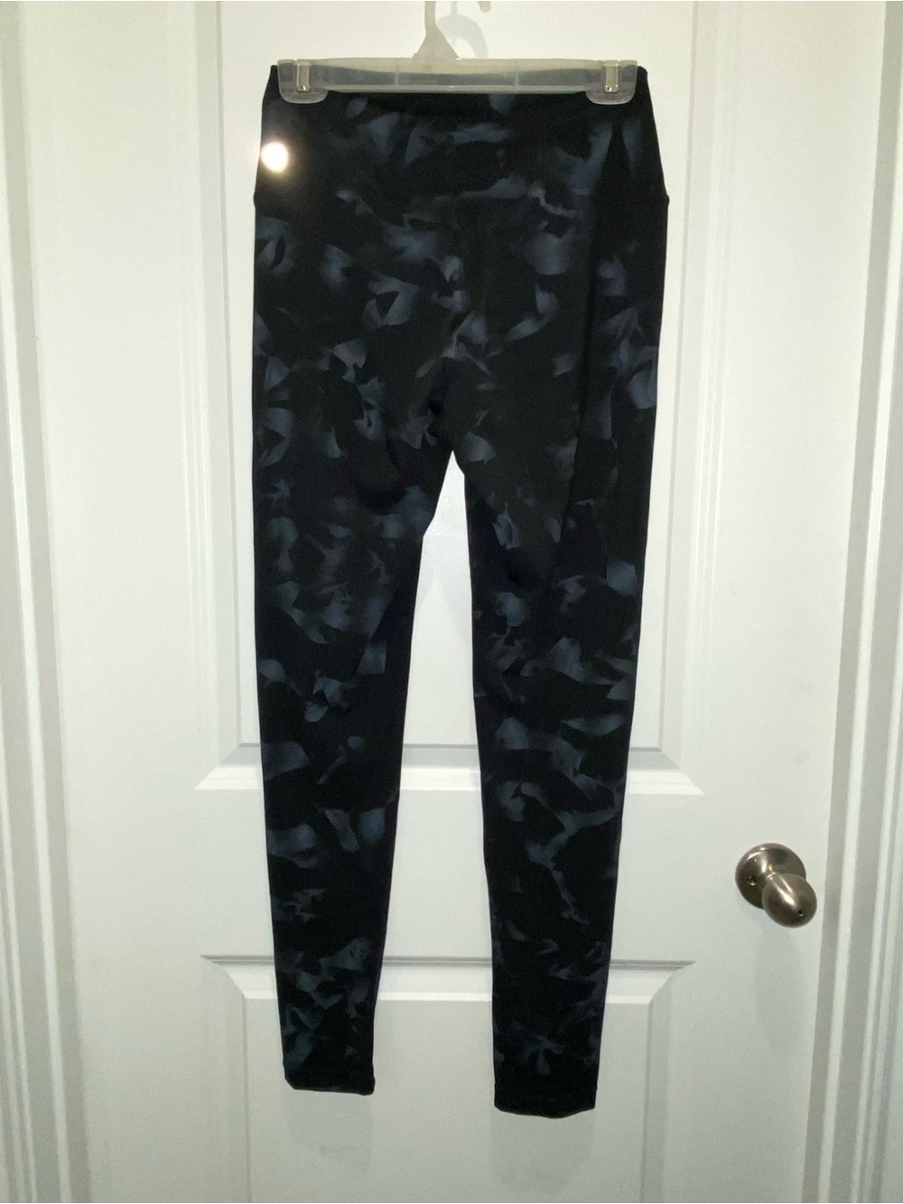 Zella Black & Charcoal Camouflage Leggings